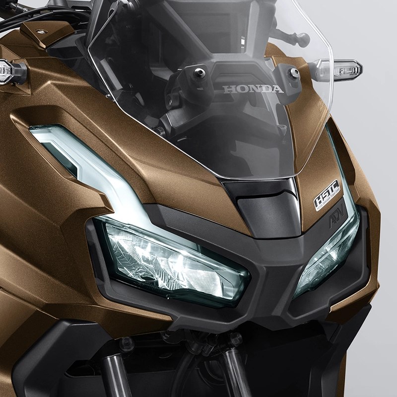 چراغ‌های جلوی LED